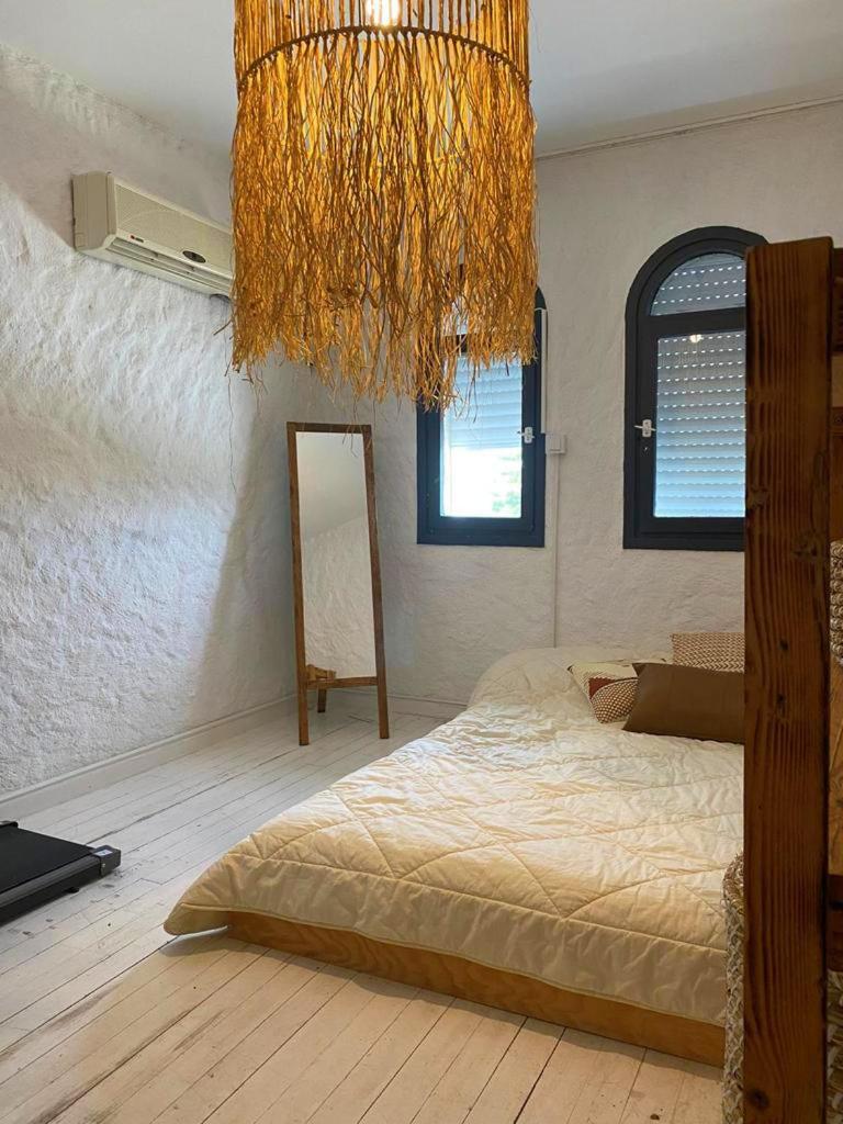 Suitetrails - White Stone Villa with Pool