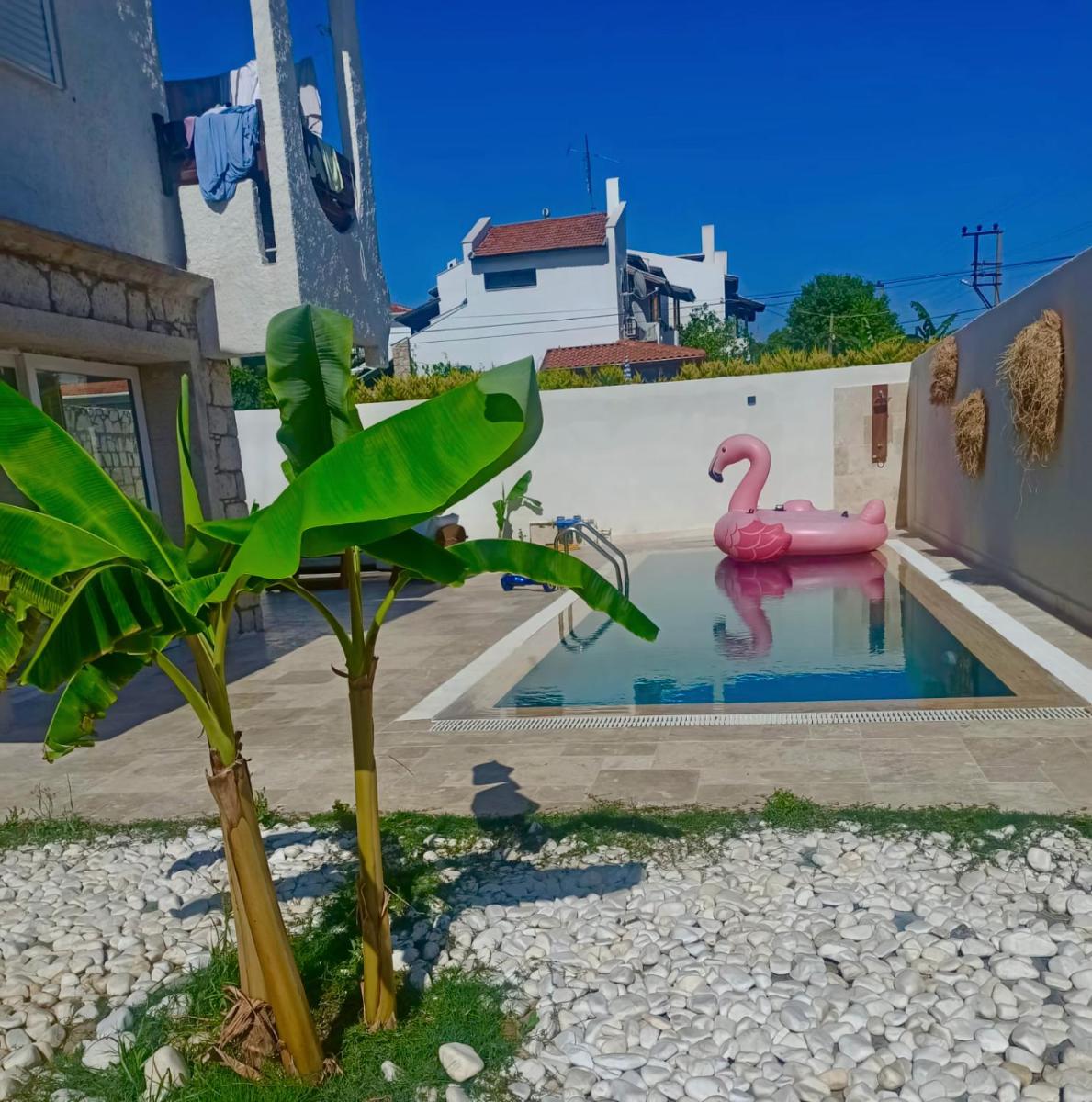 Suitetrails - White Stone Villa with Pool