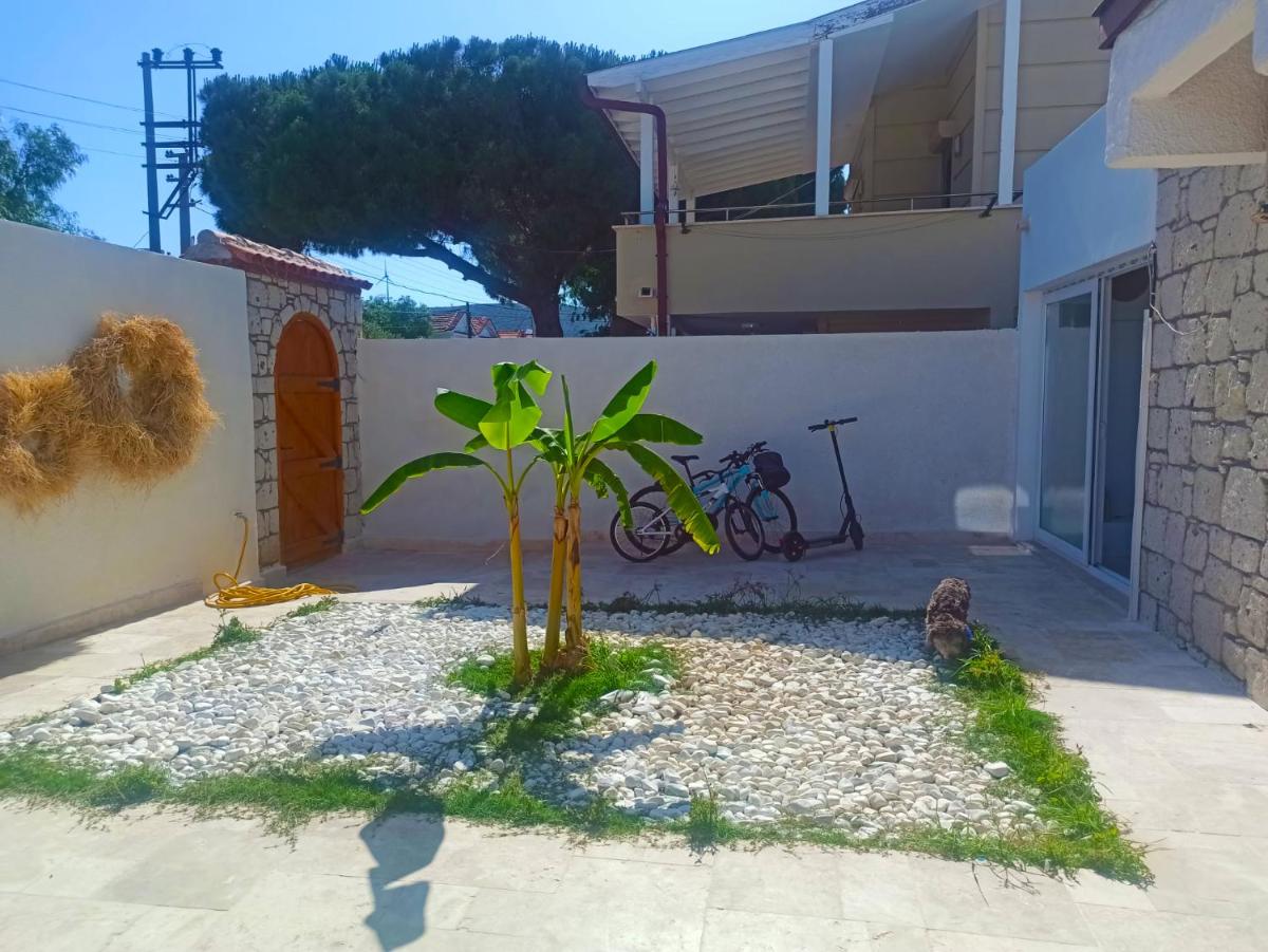 Suitetrails - White Stone Villa with Pool