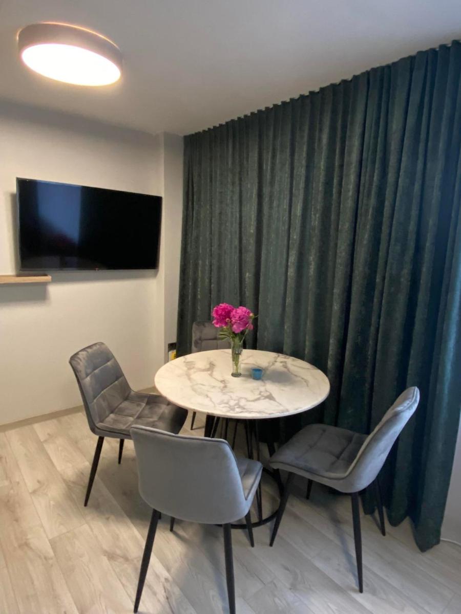 ADI Apartamentai - Housity