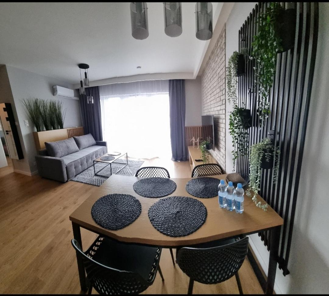 Apartament Plaza Tower Deluxe -Zagnańska (Garaż, Targi) - Housity