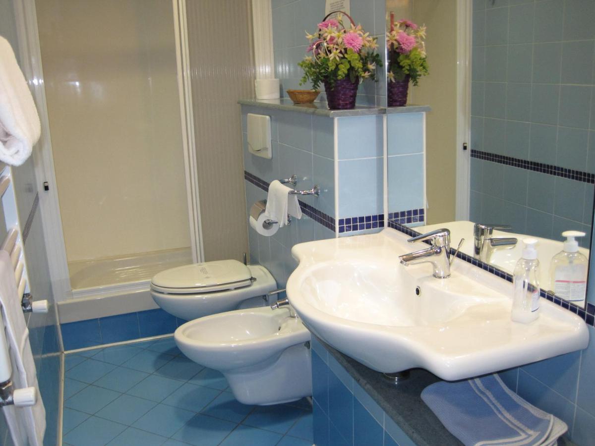 Hotel Italia - Housity