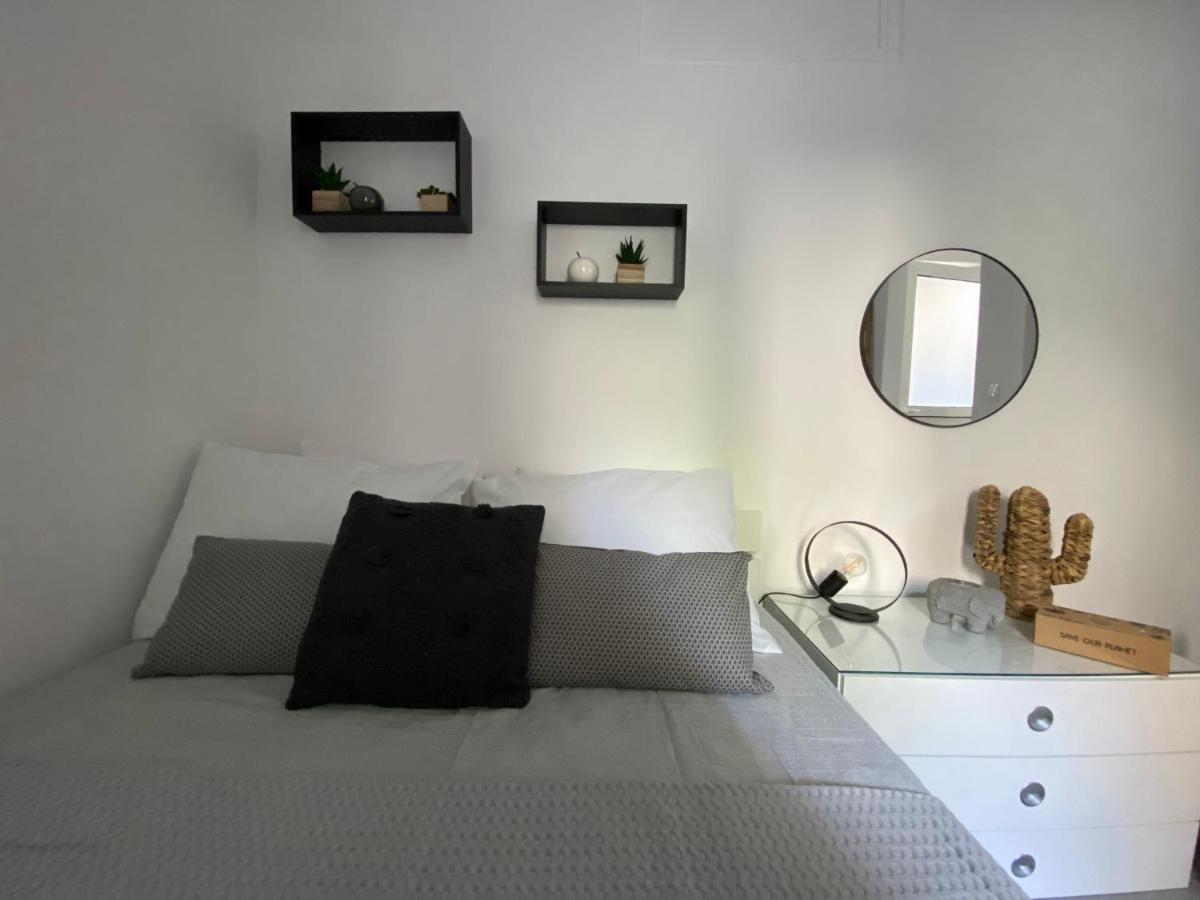 Tiny Little House - Housity