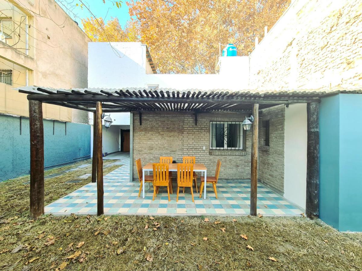 Modern house with garden close to Arístides - Housity