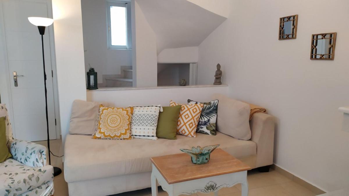 Sunkissed and Seasalted House - Housity