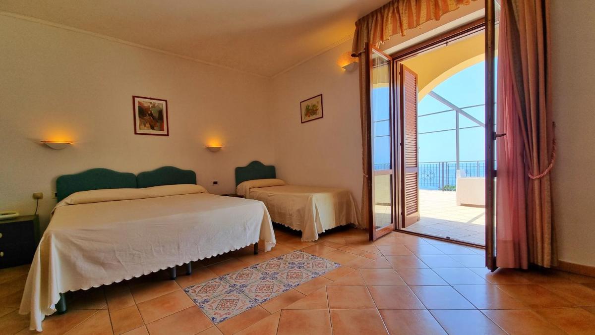 Hotel Club San Diego - Housity
