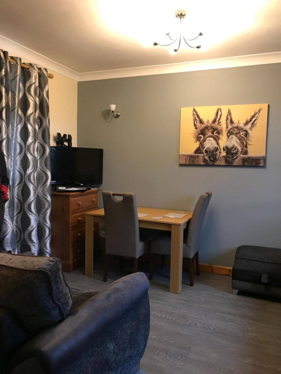 No 5 Newly refurbished 4 bedroom house - Housity