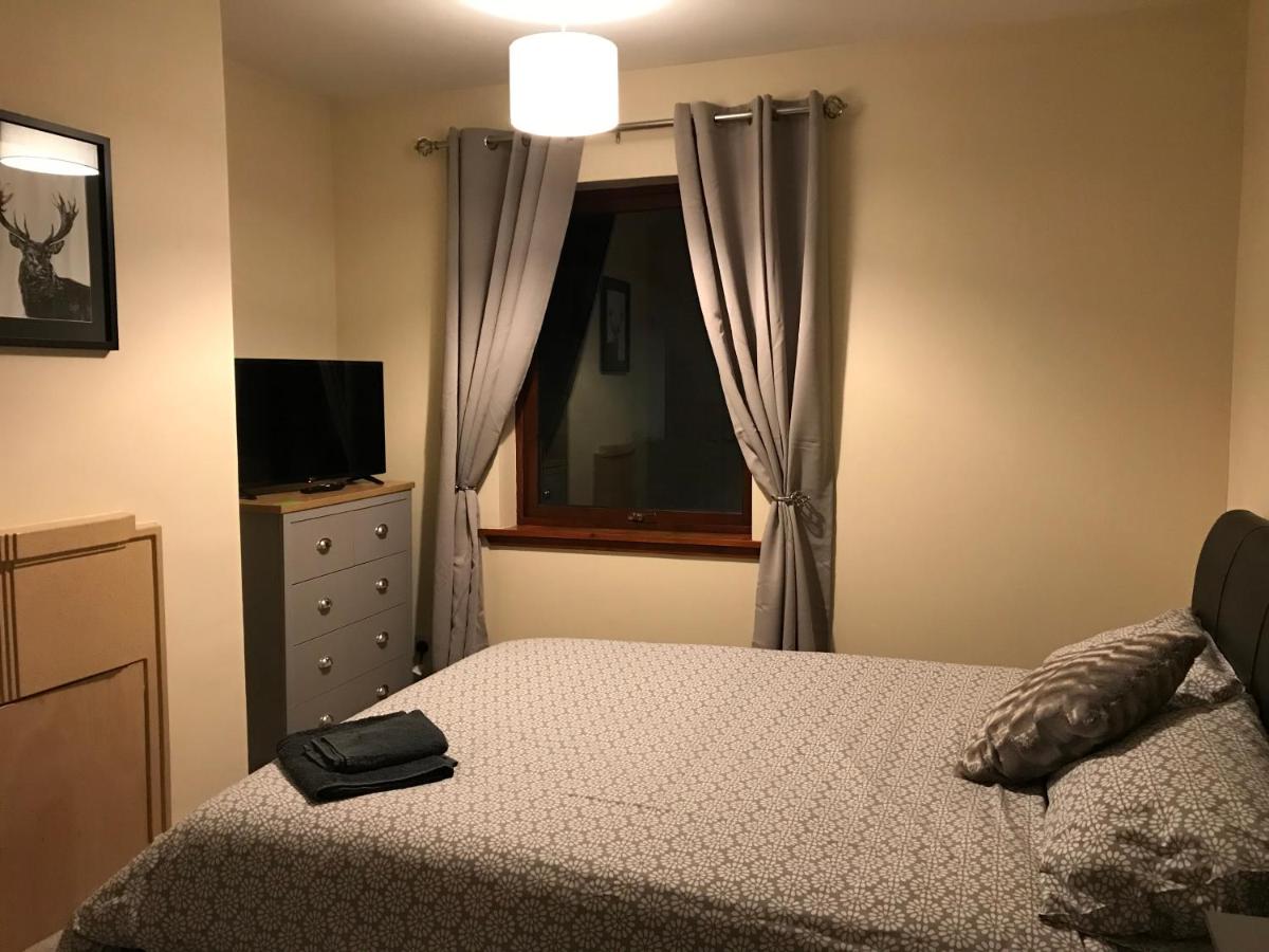 No 5 Newly refurbished 4 bedroom house - Housity