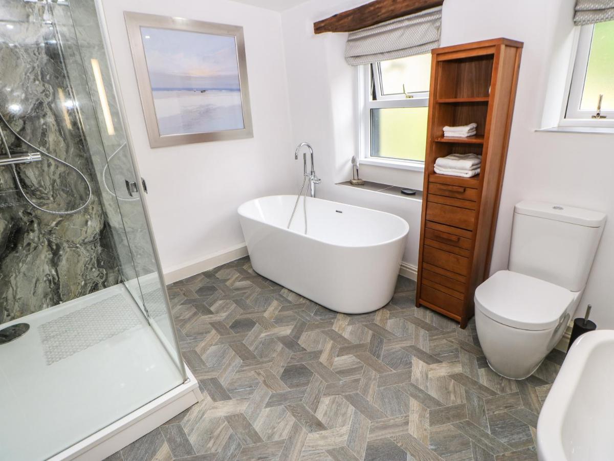 27 Bongate - Housity