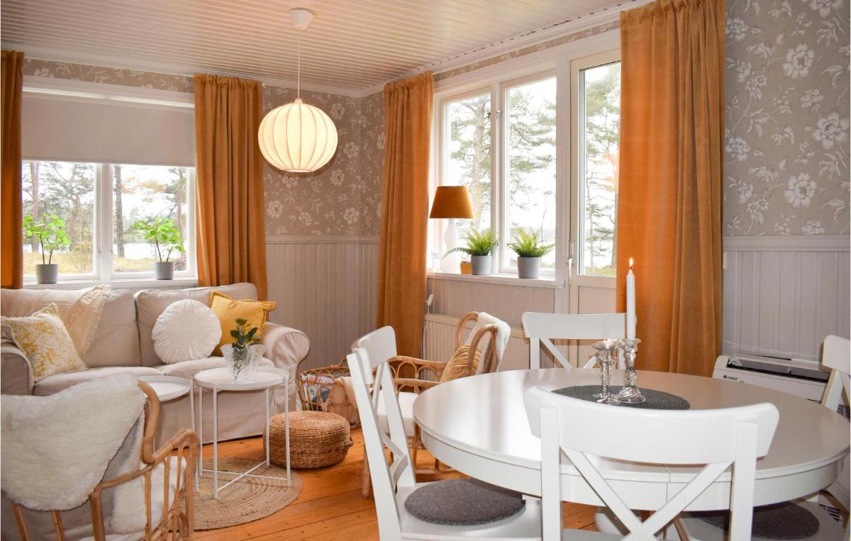 3 Bedroom Awesome Home In Grimsås - Housity