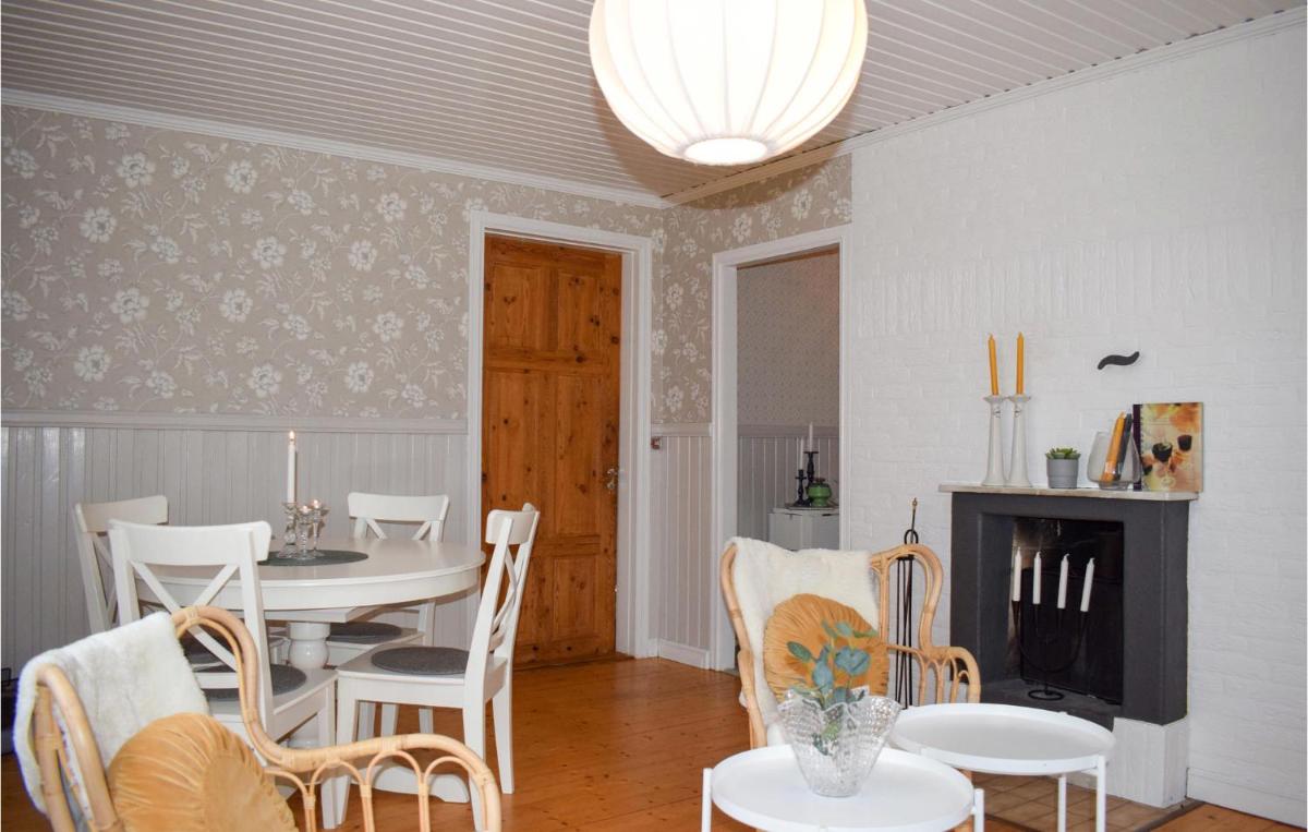 3 Bedroom Awesome Home In Grimsås - Housity