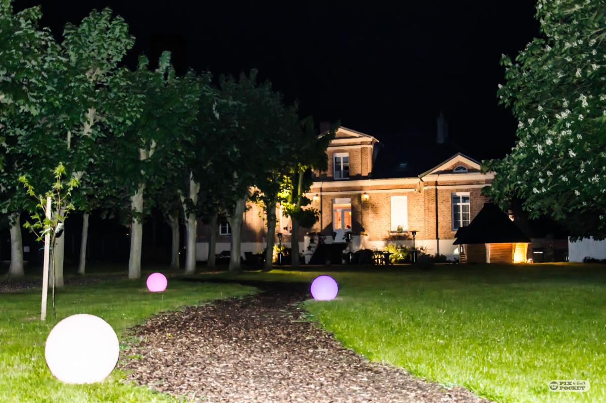 Château des Lumières Gîte et gîte insolite - Housity