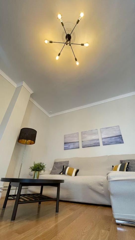 Luxury apartment in central town - Housity