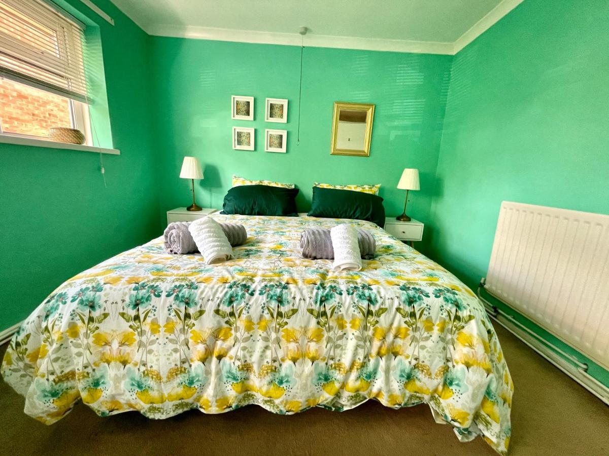 Spacious 2 bed flat. - Housity