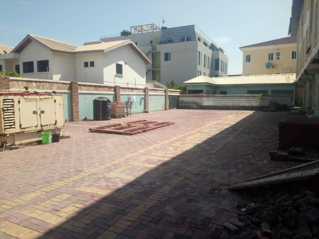 SPRING SPARK YAAD - Housity