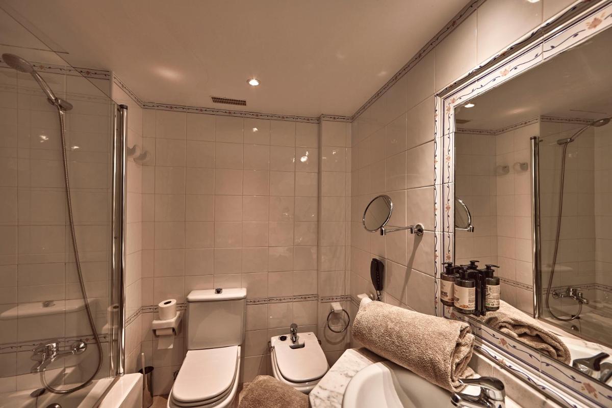 Un baño de Maristel Hotel & Spa - Adults Only