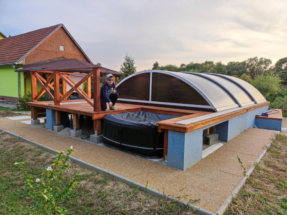 Greenhouse - Housity