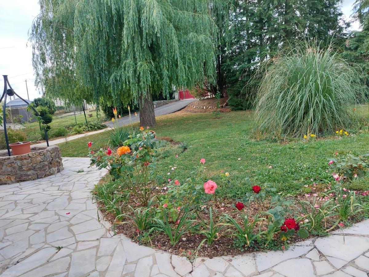 Gite 3 étoiles, Maison spacieuse en bord de rivière - Housity