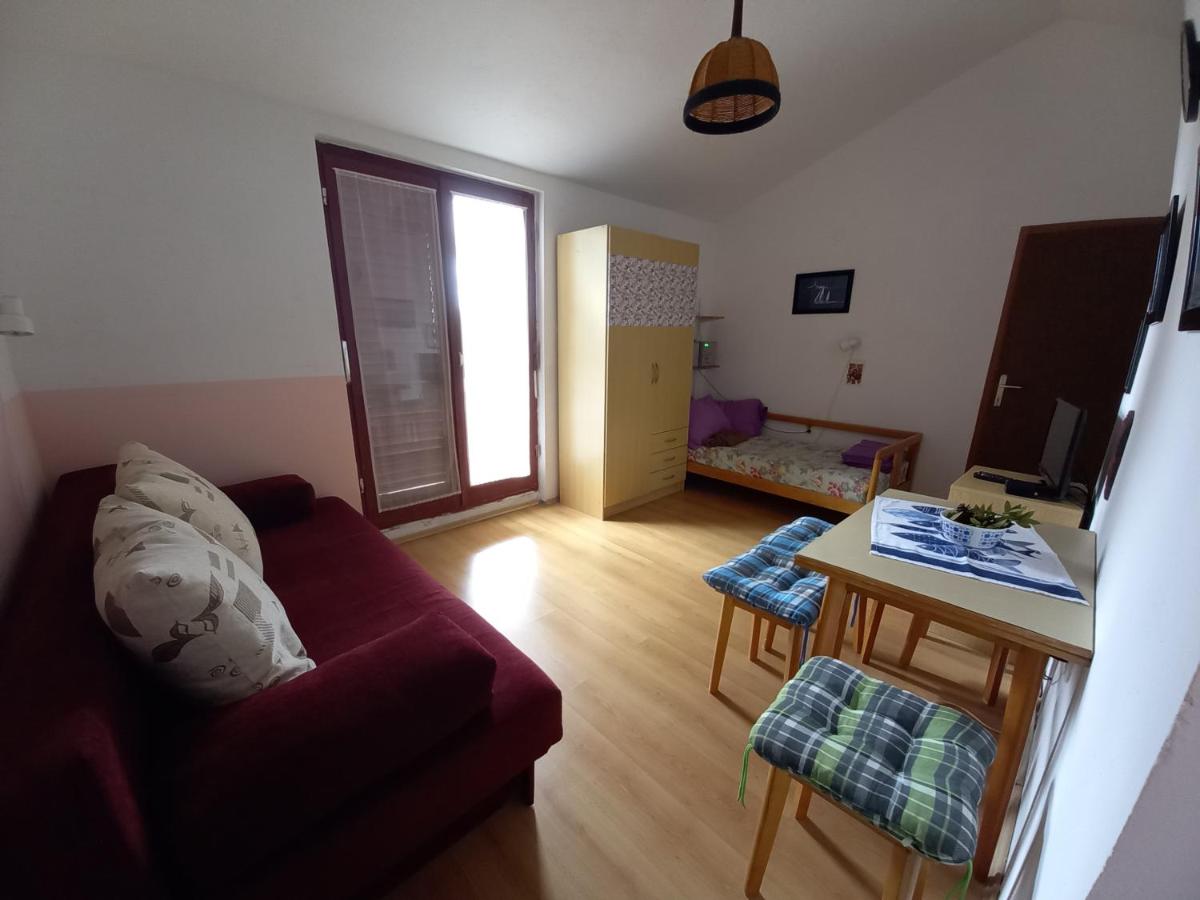 Apartments Zlatko - Housity