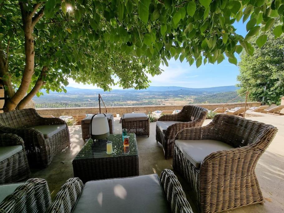 Maison au centre du village de Gordes avec vue incroyable - Housity