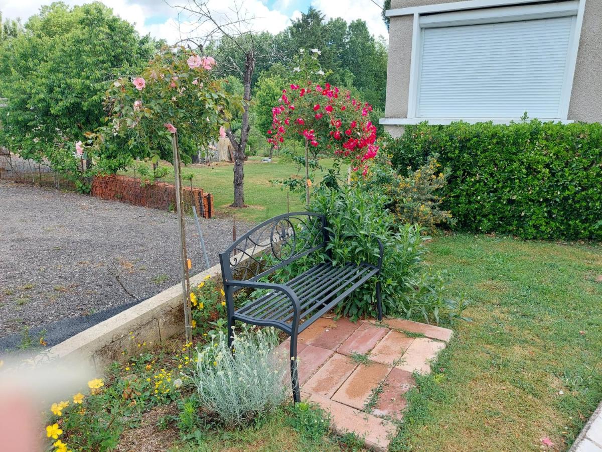 Gite 3 étoiles, Maison spacieuse en bord de rivière - Housity