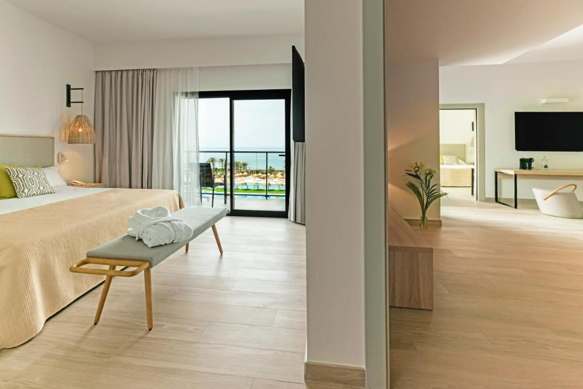 Cama o camas de una habitación en Cabogata Beach Hotel