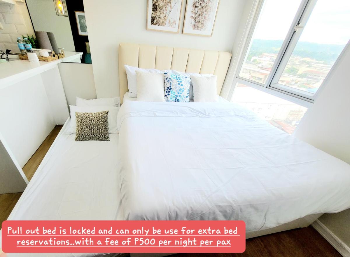 Steff's Condo 815 at CENTRIO Tower Deluxe Unit - Housity
