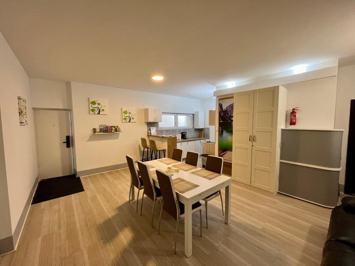 Guest House Černe - Housity