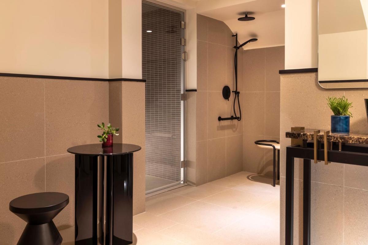 Salle de bains dans l'établissement Hotel Le 37 Bis