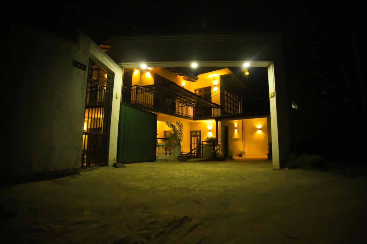 Kandyan Fo Rest - Housity