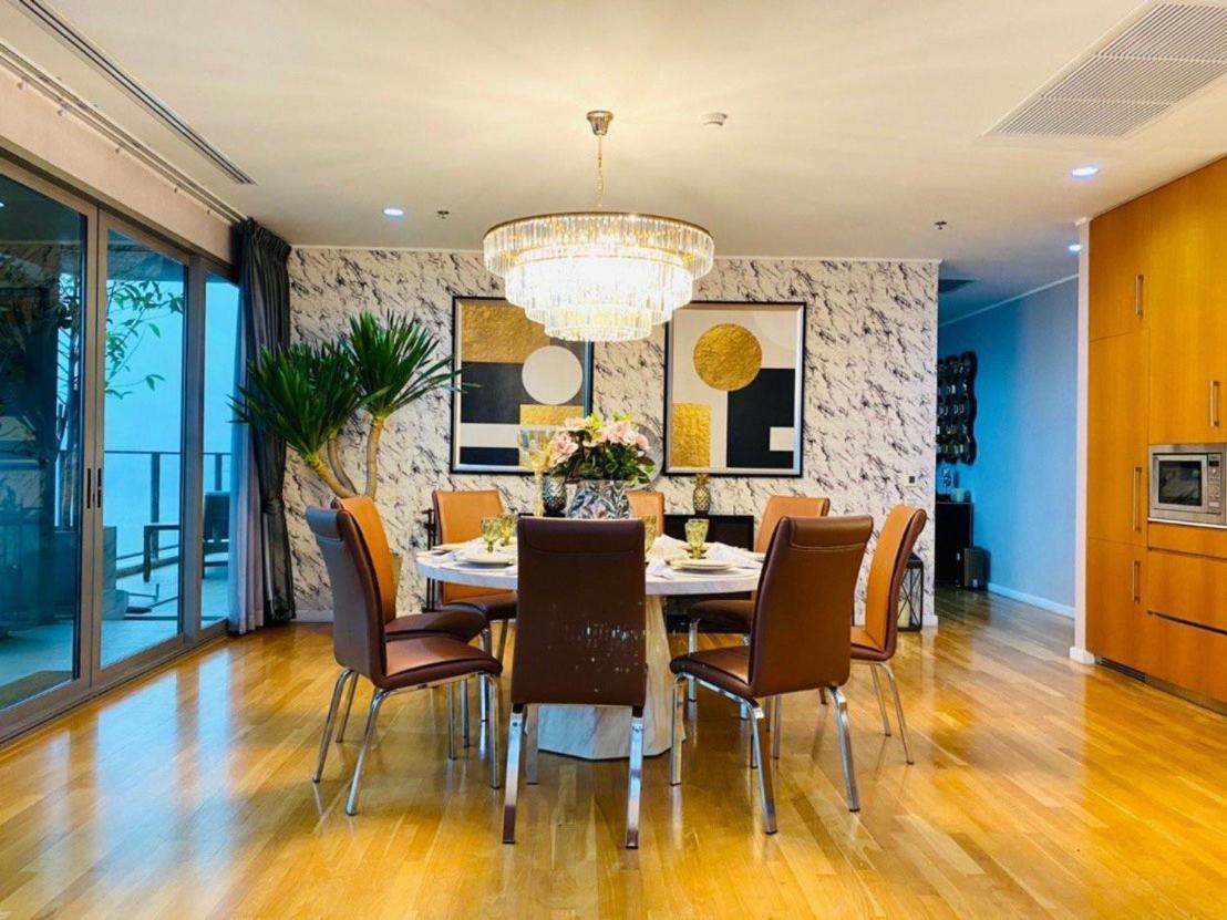 North Point Condo Yizen 4603 - Housity