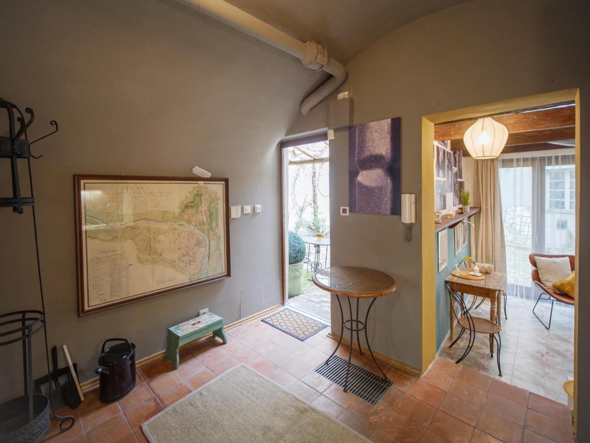 Romantic nest under Prague Castle - Housity