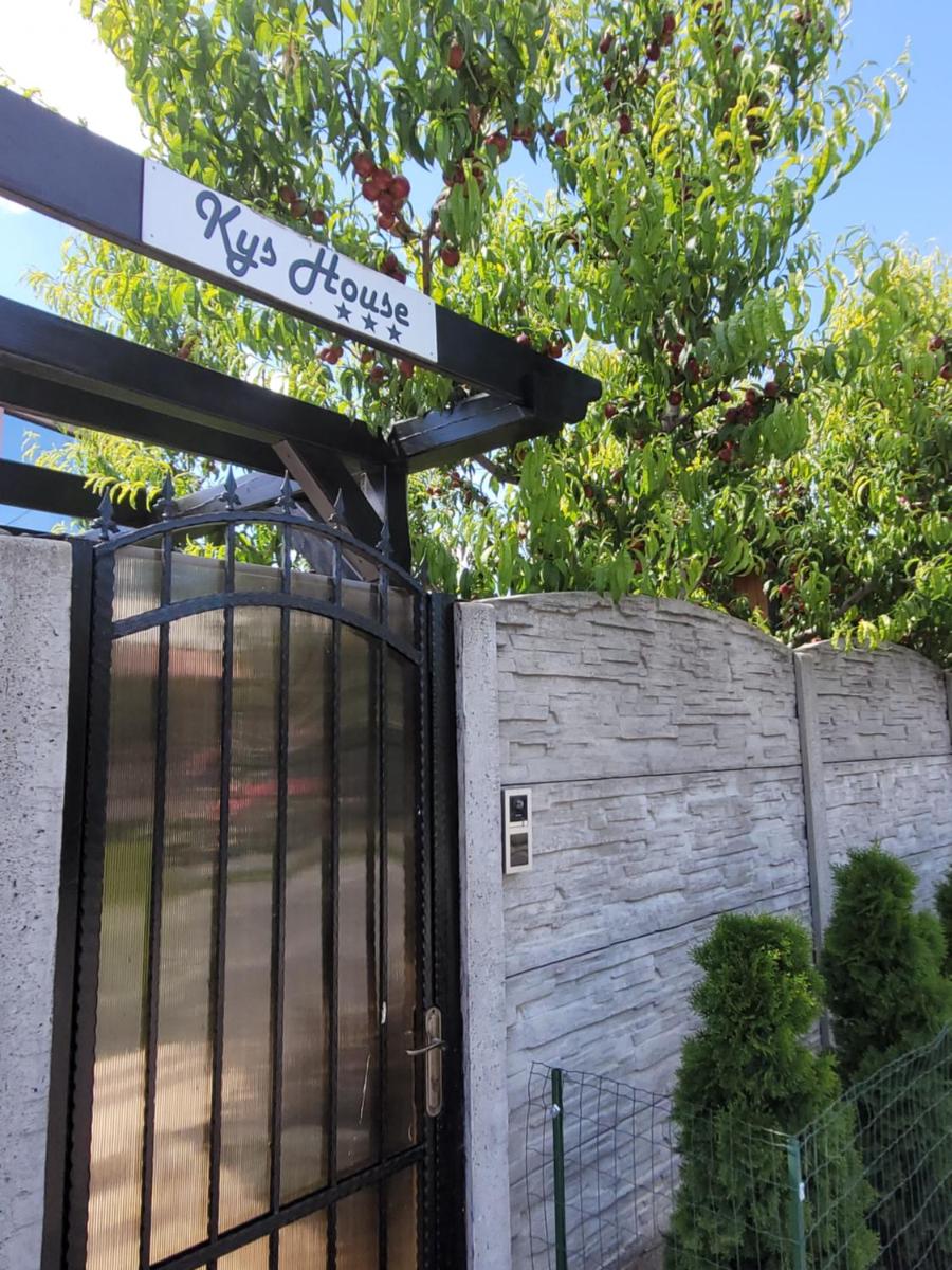 Kys House - Housity