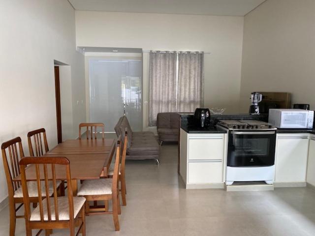 Casa de Campo Riviera de Santa Cristina XIII Setor Iate - Housity