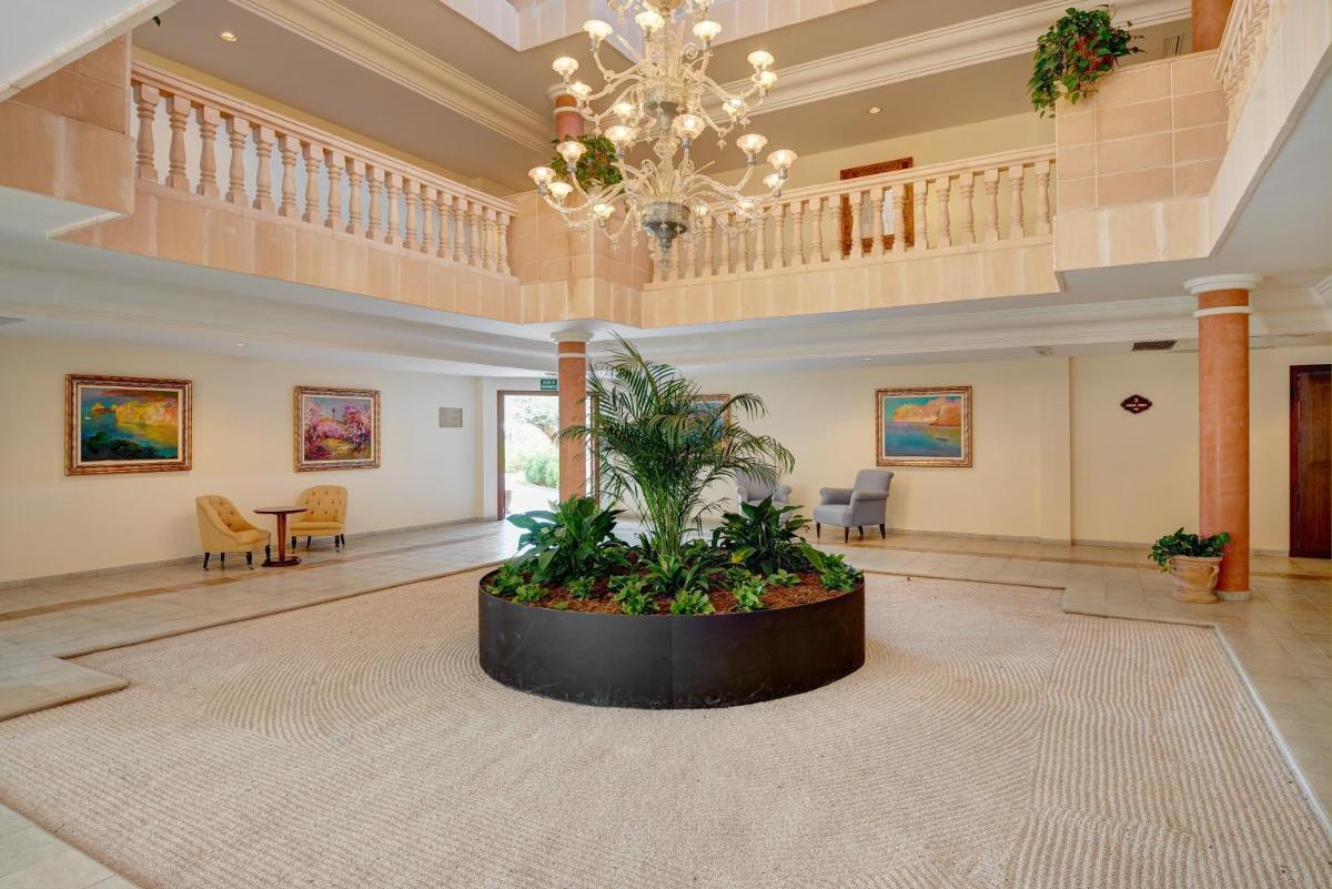 Imagen de la galería de CM Mallorca Palace - Only Adults, en Sa Coma