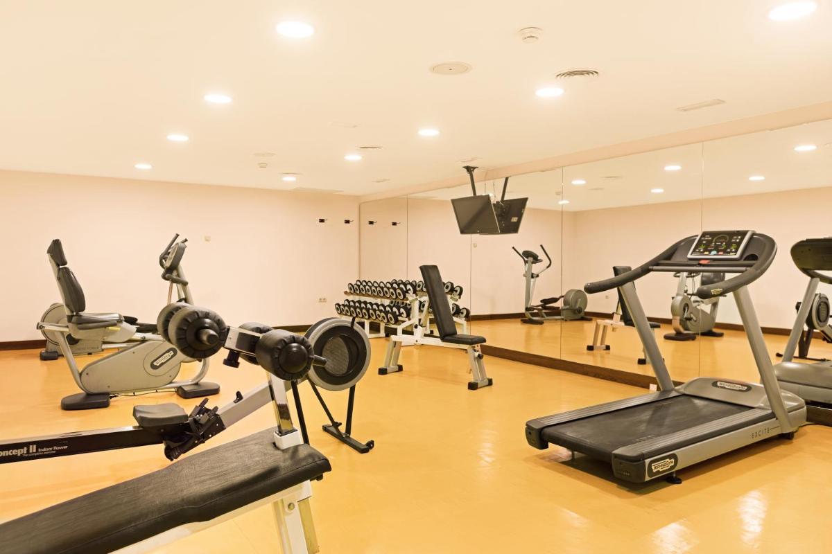 Gimnasio o instalaciones de fitness de CM Mallorca Palace - Only Adults