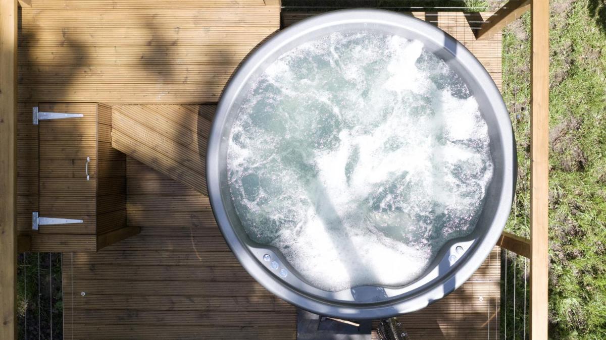 Finest Retreats - Chartwell Luxury Dome - Housity