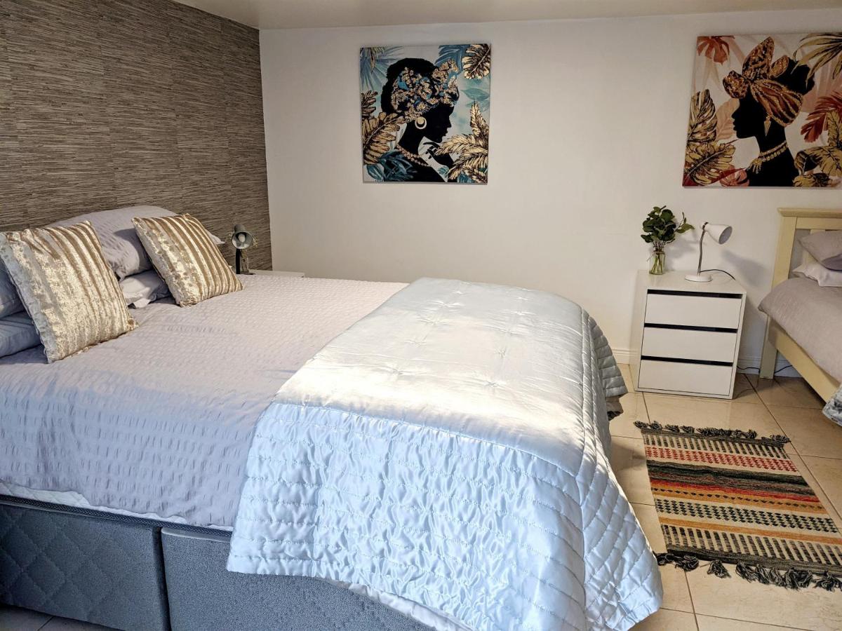 Forest View Impeccable two bedroom house - Housity