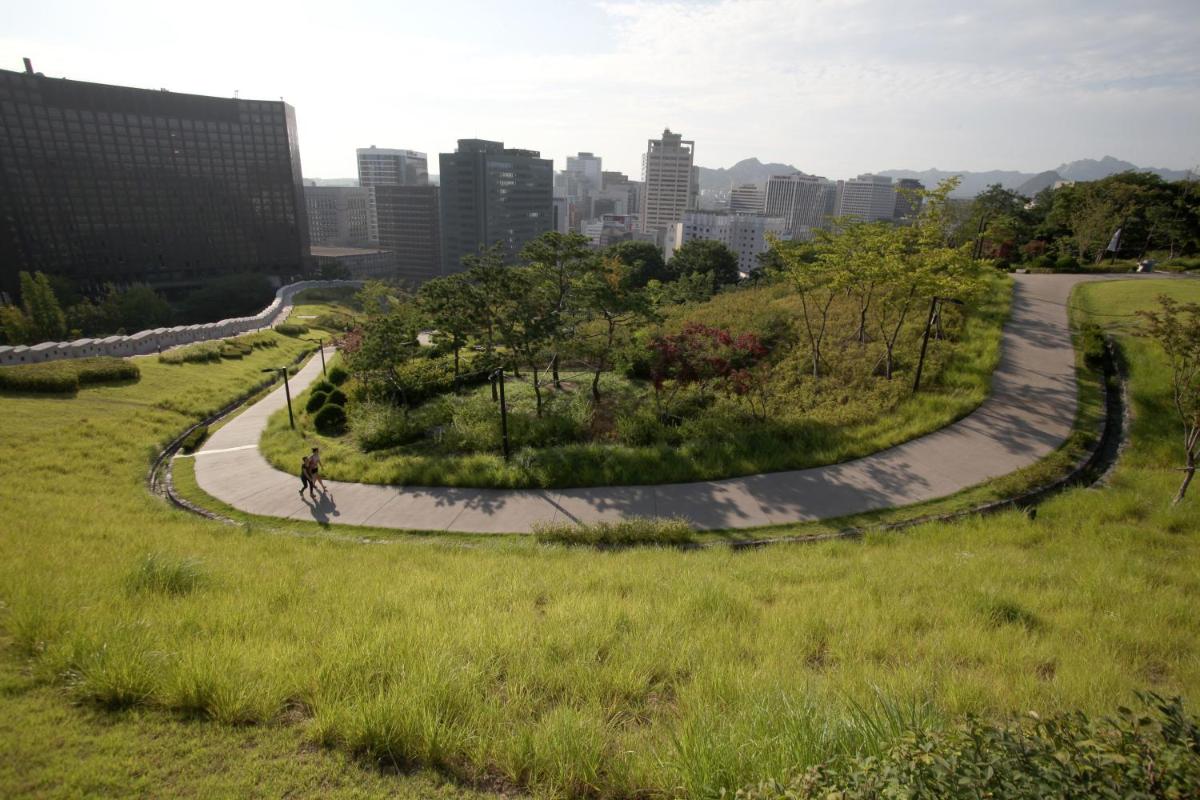 Suitetrails - K-POP Hotel Seoul Tower