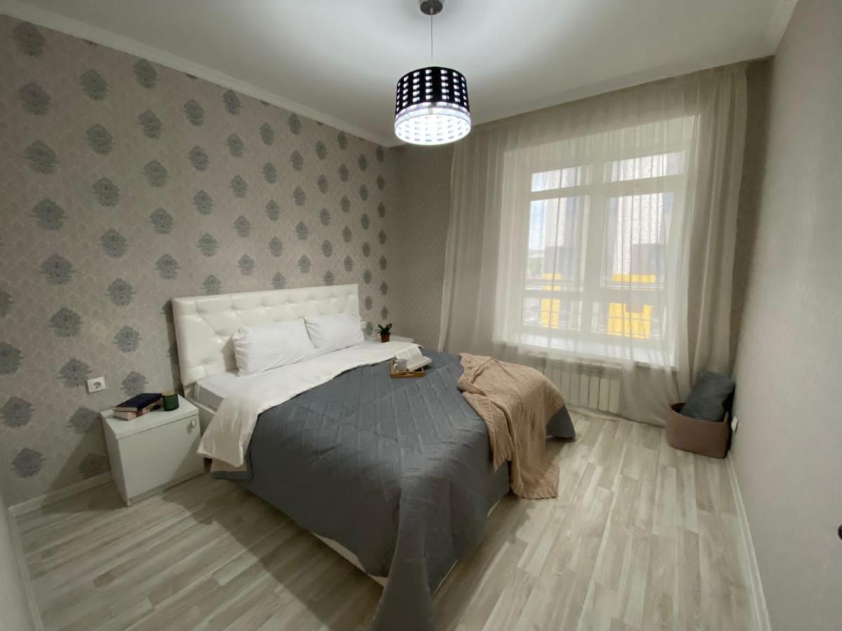 Uiutnaia Kvartira Na Botanicheskom Sadu Cozy Apartament Near The Botanical Garde - Housity