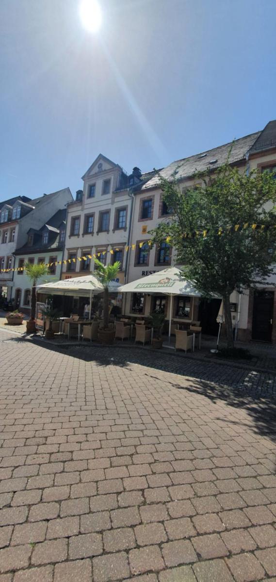 Stadthotel - Housity