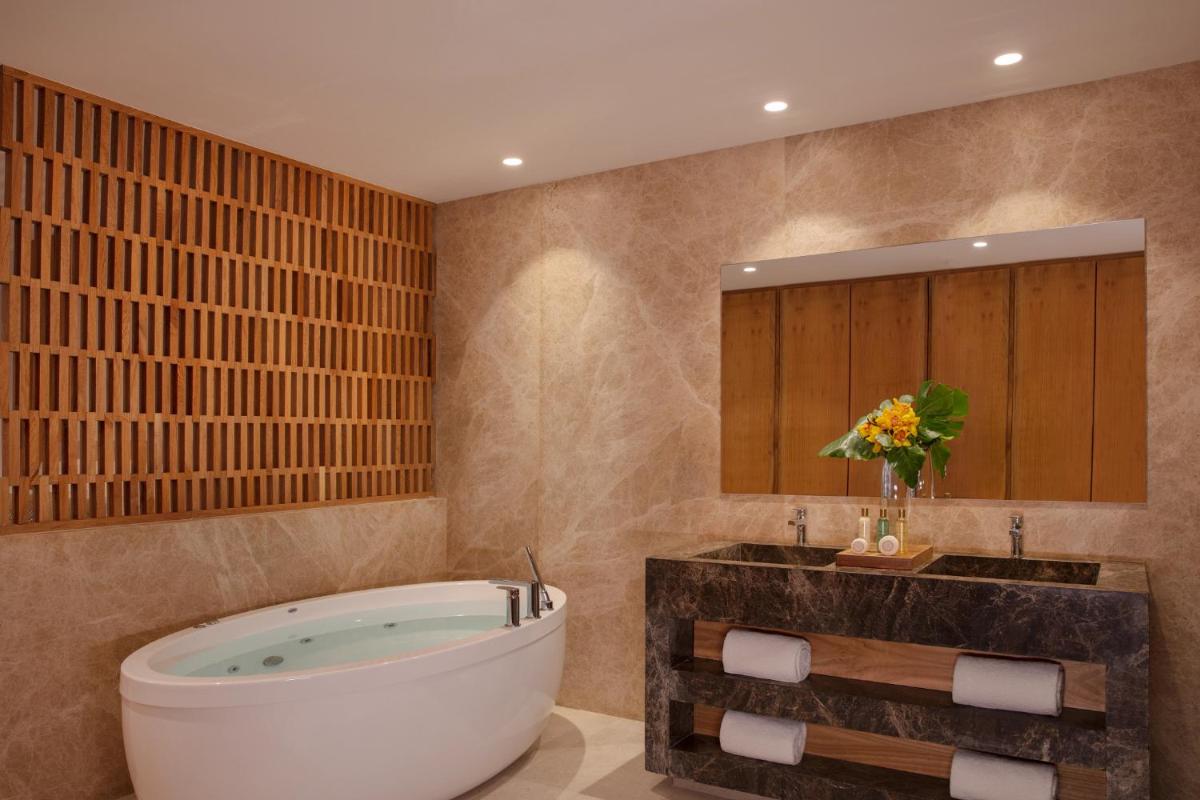 Dreams Bahia Mita Surf and Spa - All Inclusive - Housity