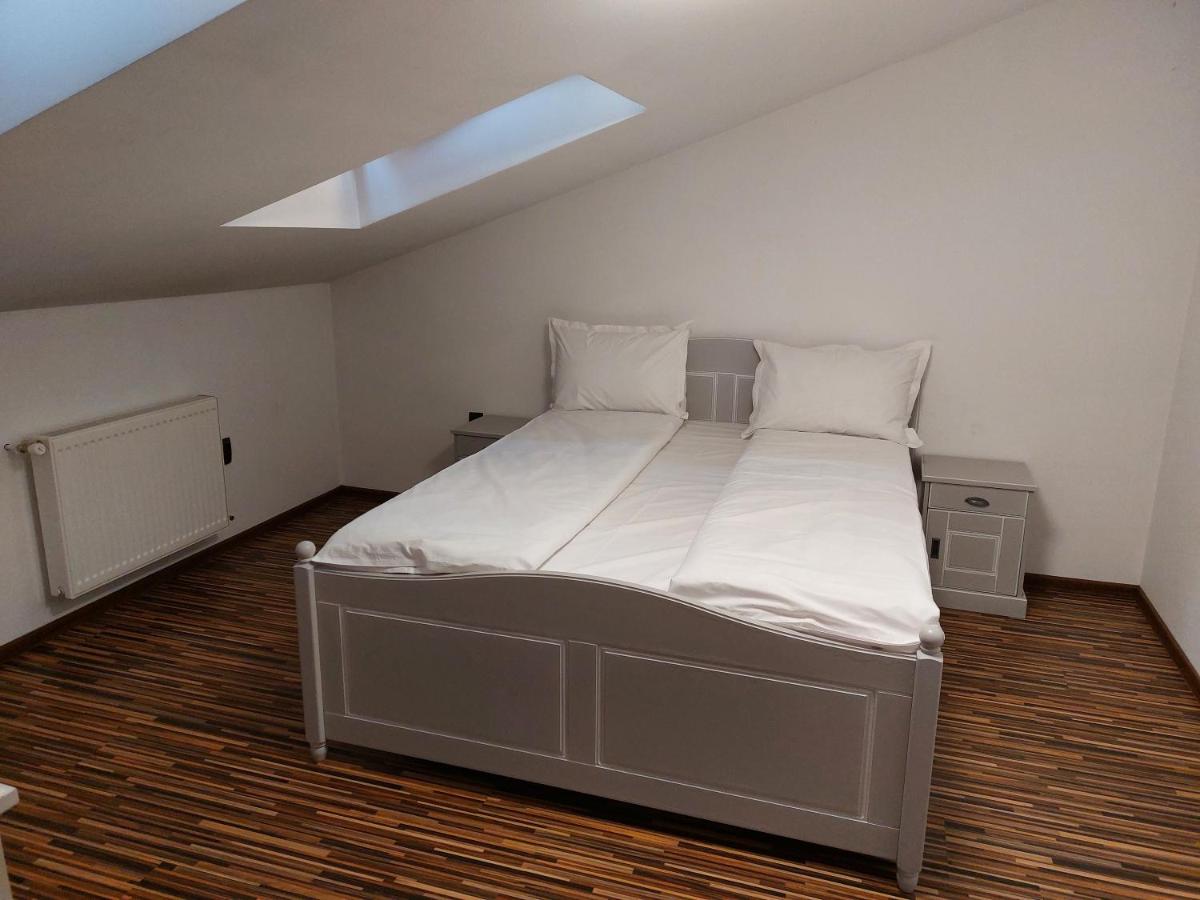 NoMi Rozelor Apartments - Housity