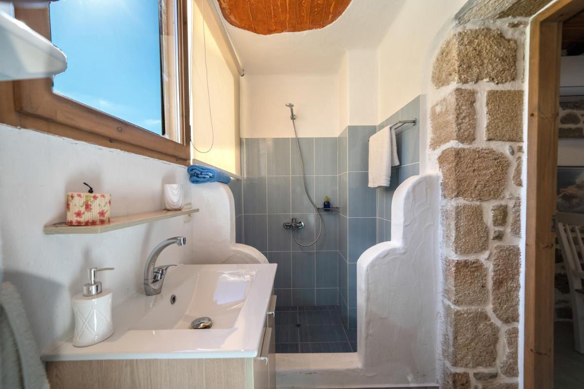 Mary's stone house - Housity