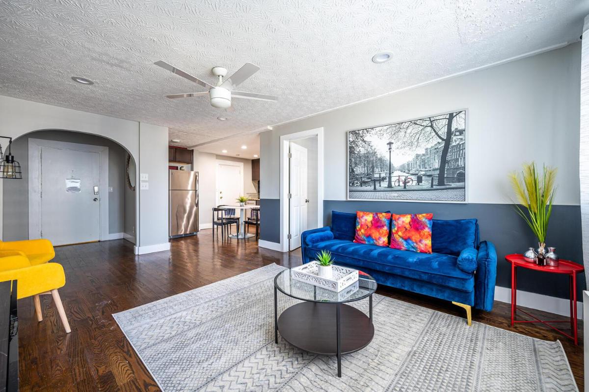 ATL Downtown! City View! Onsite Parking! POOL! LM1K1Q - Housity