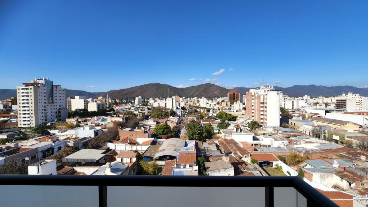 Moderno departamento con garage en centro de Salta - Housity