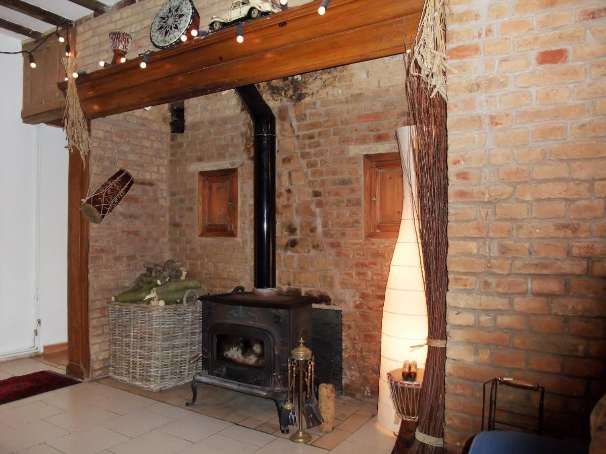 Somme Farmhouse and Barn - Housity