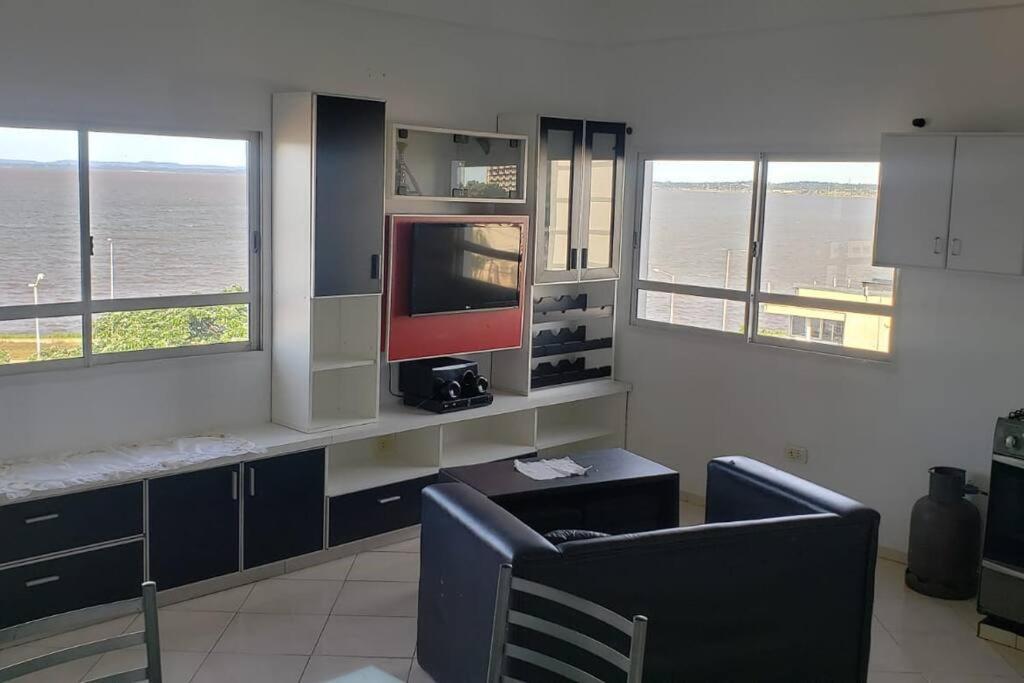 Hermoso Departamento Con Vista al Río y Parrilla - Housity