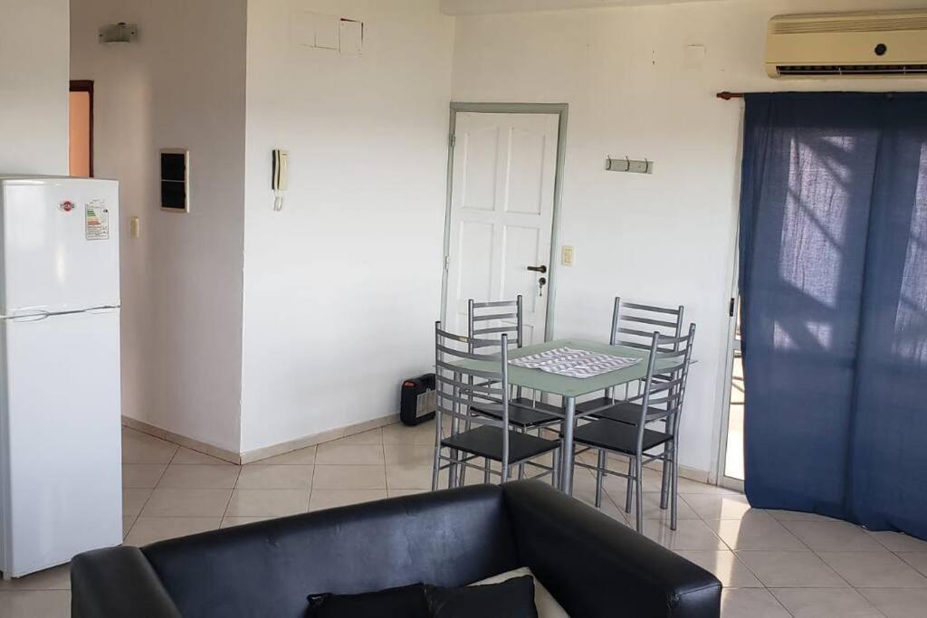Hermoso Departamento Con Vista al Río y Parrilla - Housity