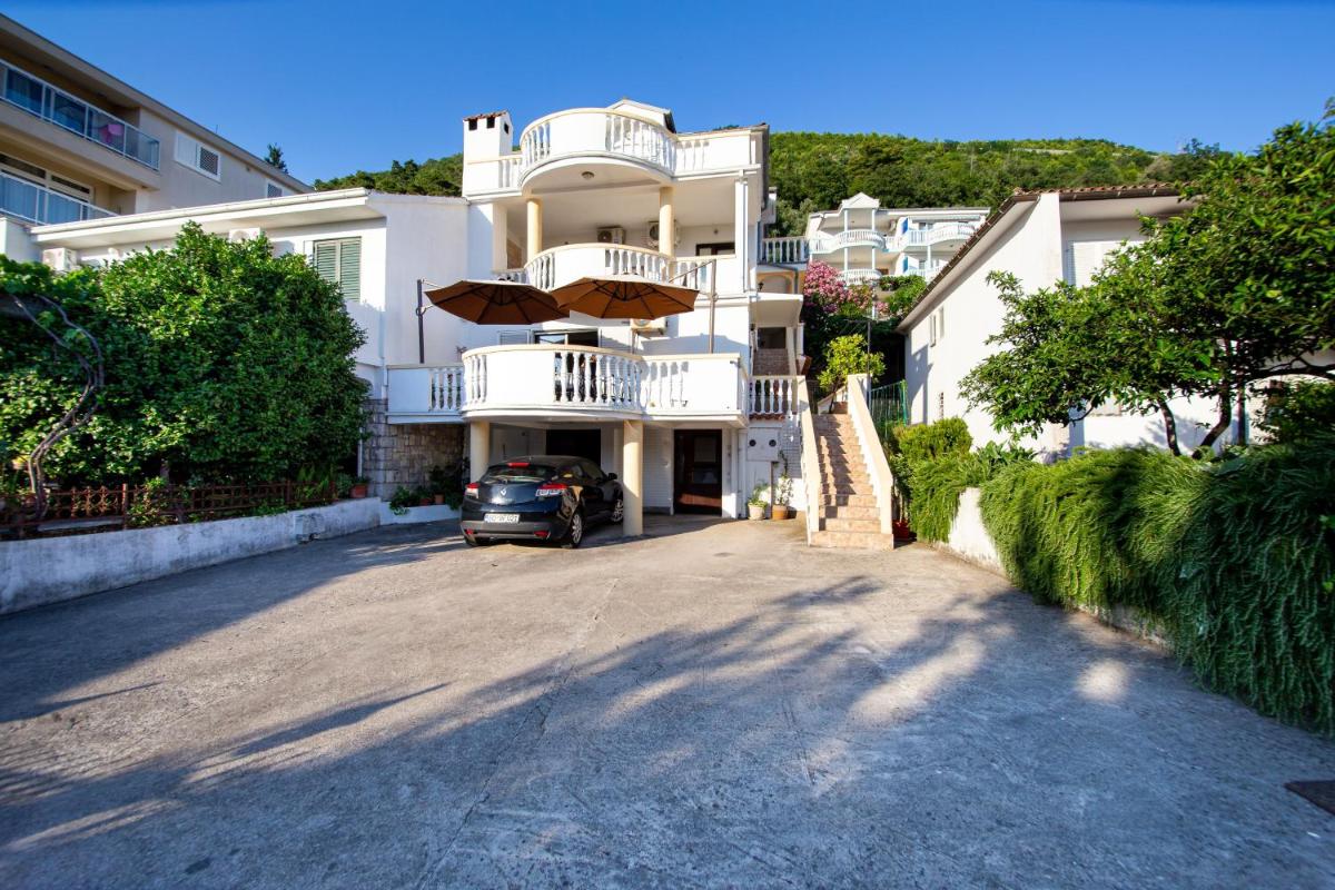 Villa Vojnic - Housity